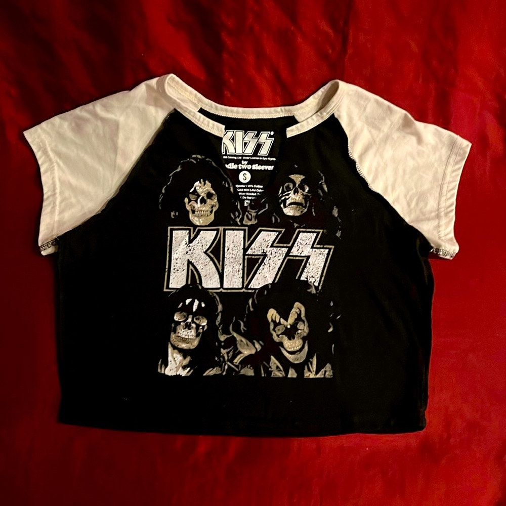 Kiss Black and White Short Sleeve Tee